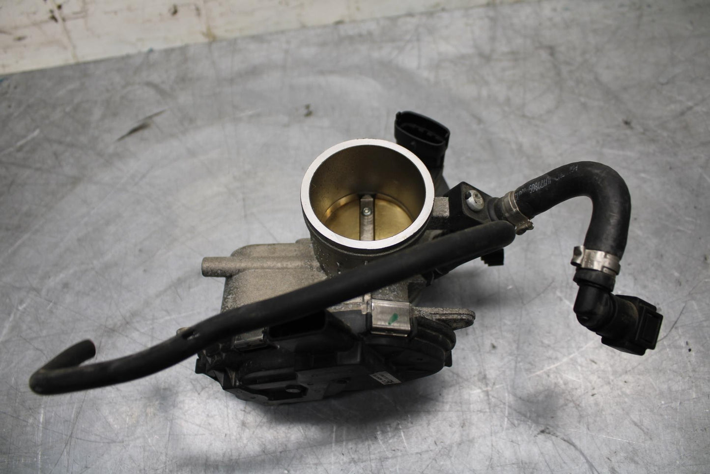21 HUSQVARNA VITPILEN 401 MAIN FUEL INJECTORS / THROTTLE BODIES BB467