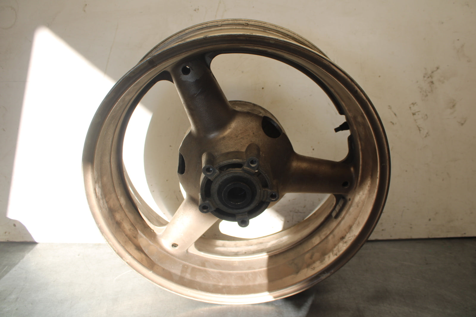 98-03 SUZUKI TL1000R REAR WHEEL BACK RIM BB267