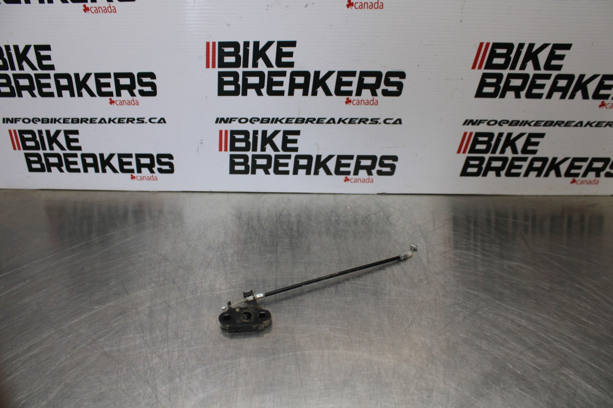 24-25 KAWASAKI NINJA ZX4R REAR PASSENGER SEAT LATCH LOCK ASSEMBLY BB174