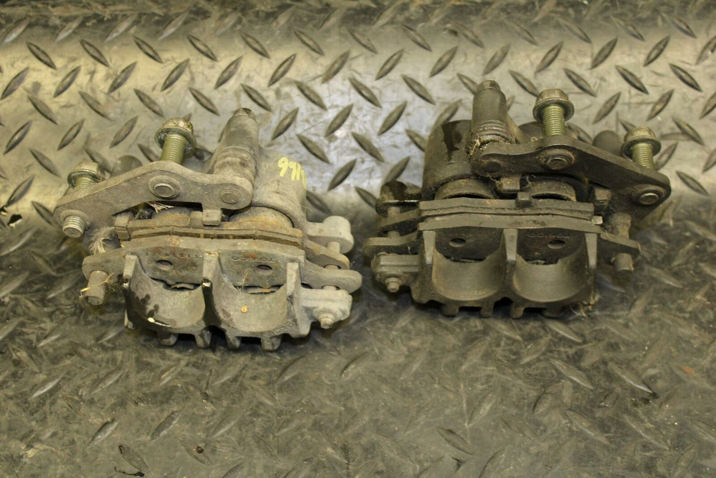 05-06 SUZUKI KATANA 750 GSX750F  FRONT BRAKE CALIPER SET PAIR CALIPERS bb166