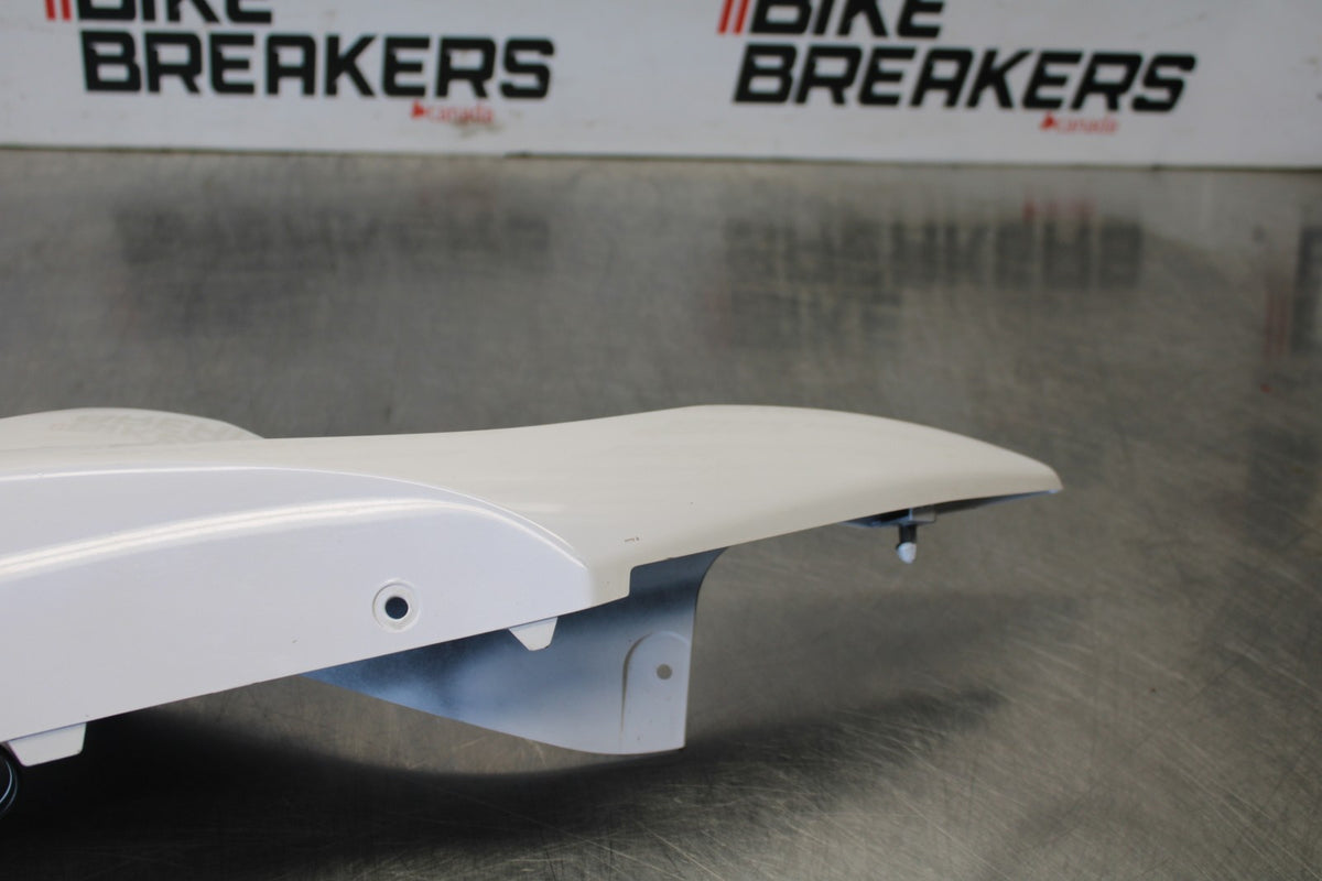 11-25 SUZUKI GSXR 600  RIGHT REAR BACK TAIL FAIRING COWL SHROUD BB882