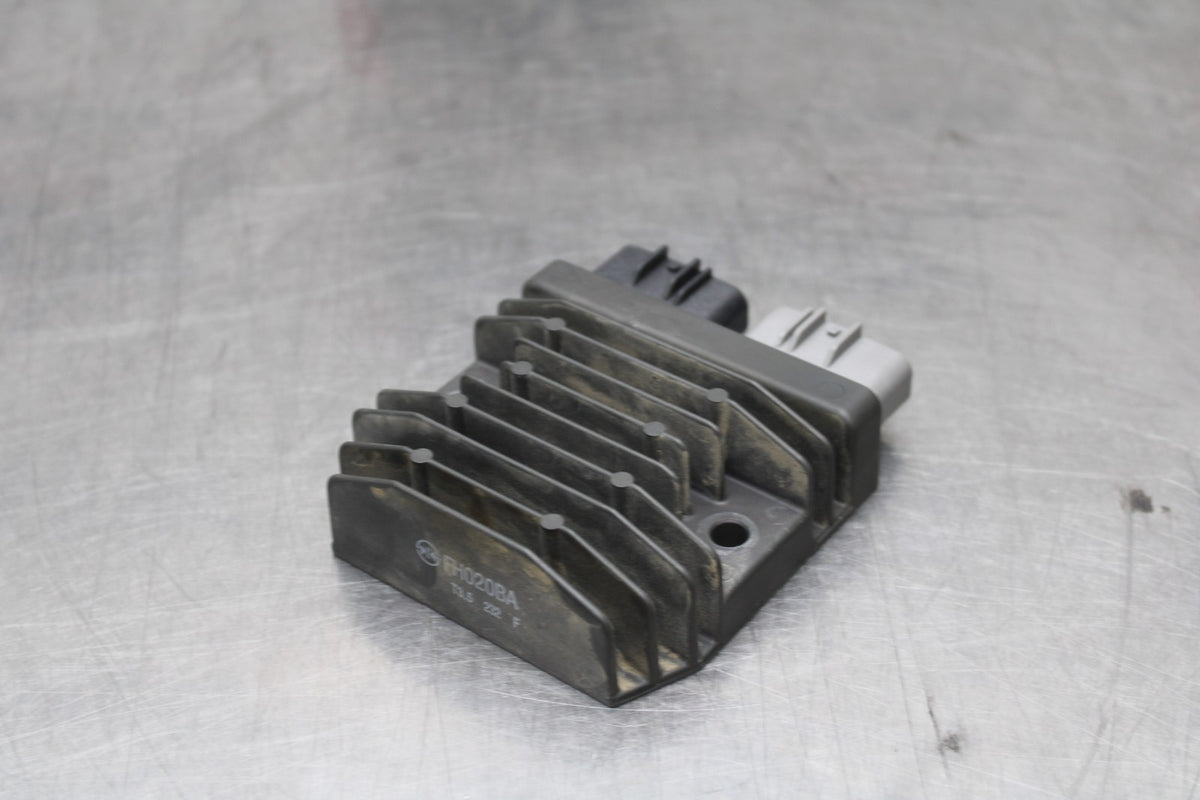 24-25 SUZUKI GSXR1000 RECTIFIER VOLTAGE REGULATOR BB767