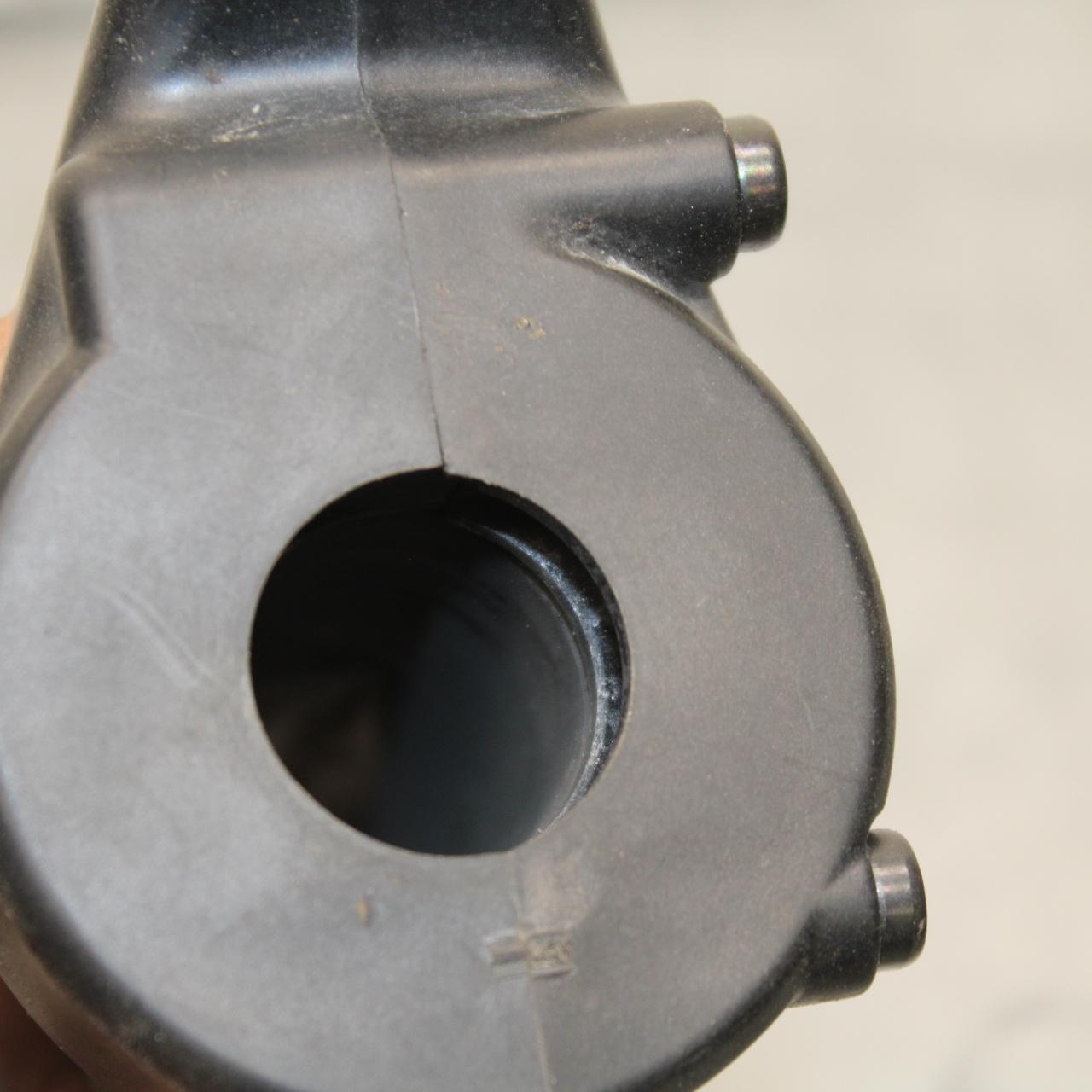 21 KAWASAKI NINJA ZX6R RIGHT THROTTLE GRIP BB647