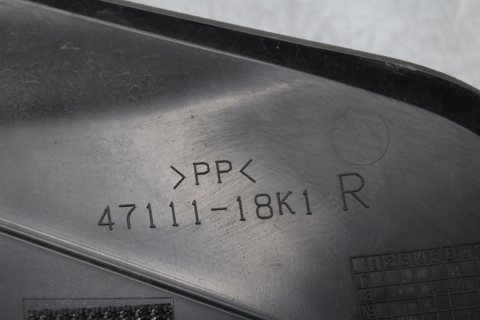 17-24 SUZUKI SV650 RIGHT GAS TANK FUEL CELL PANEL COVER TRIM COWL  BB706