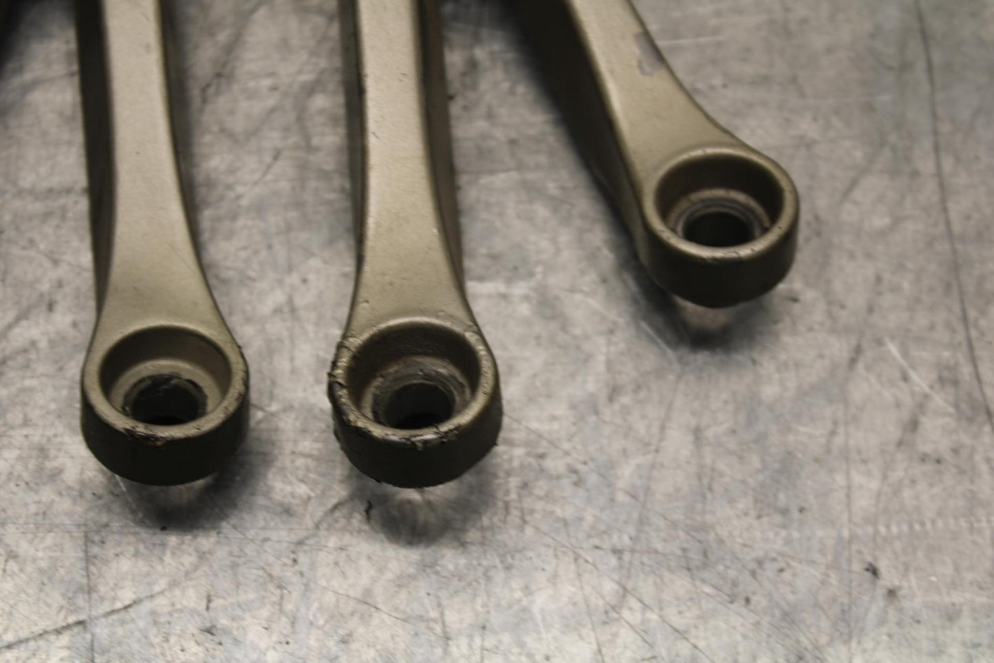 2000 Kawasaki Ninja ZX9R ZX900F REAR BACK PASSENGER PEG SET PAIR BB70