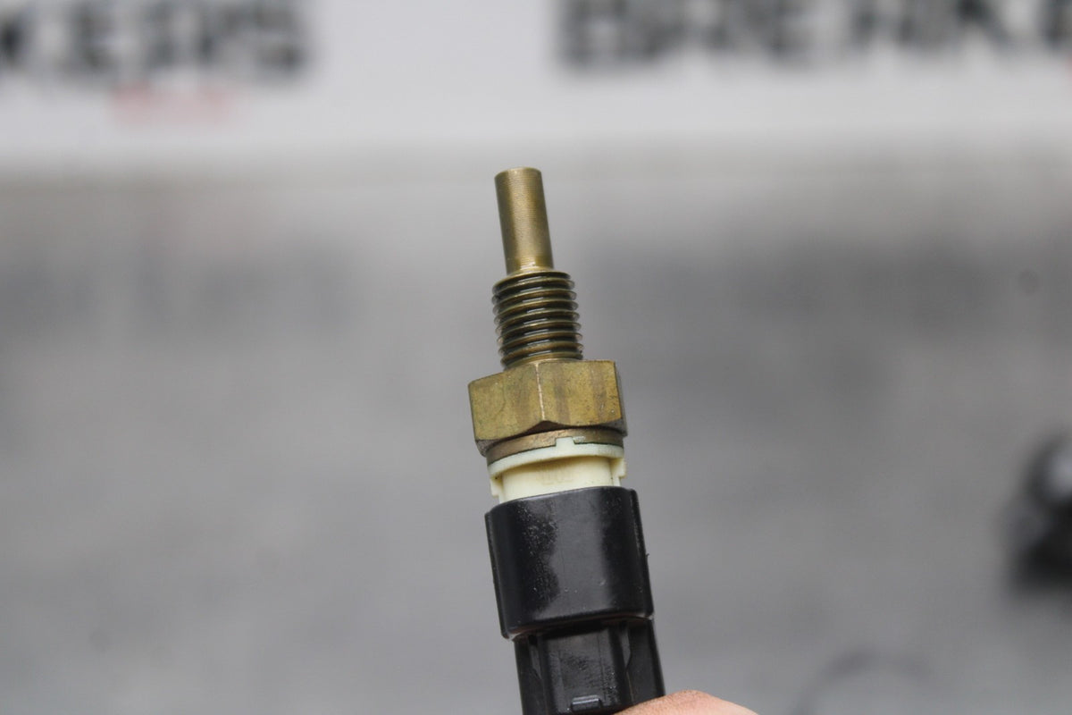 18 YAMAHA YZF R1  ENGINE MOTOR SENSOR SET PAIR BB838