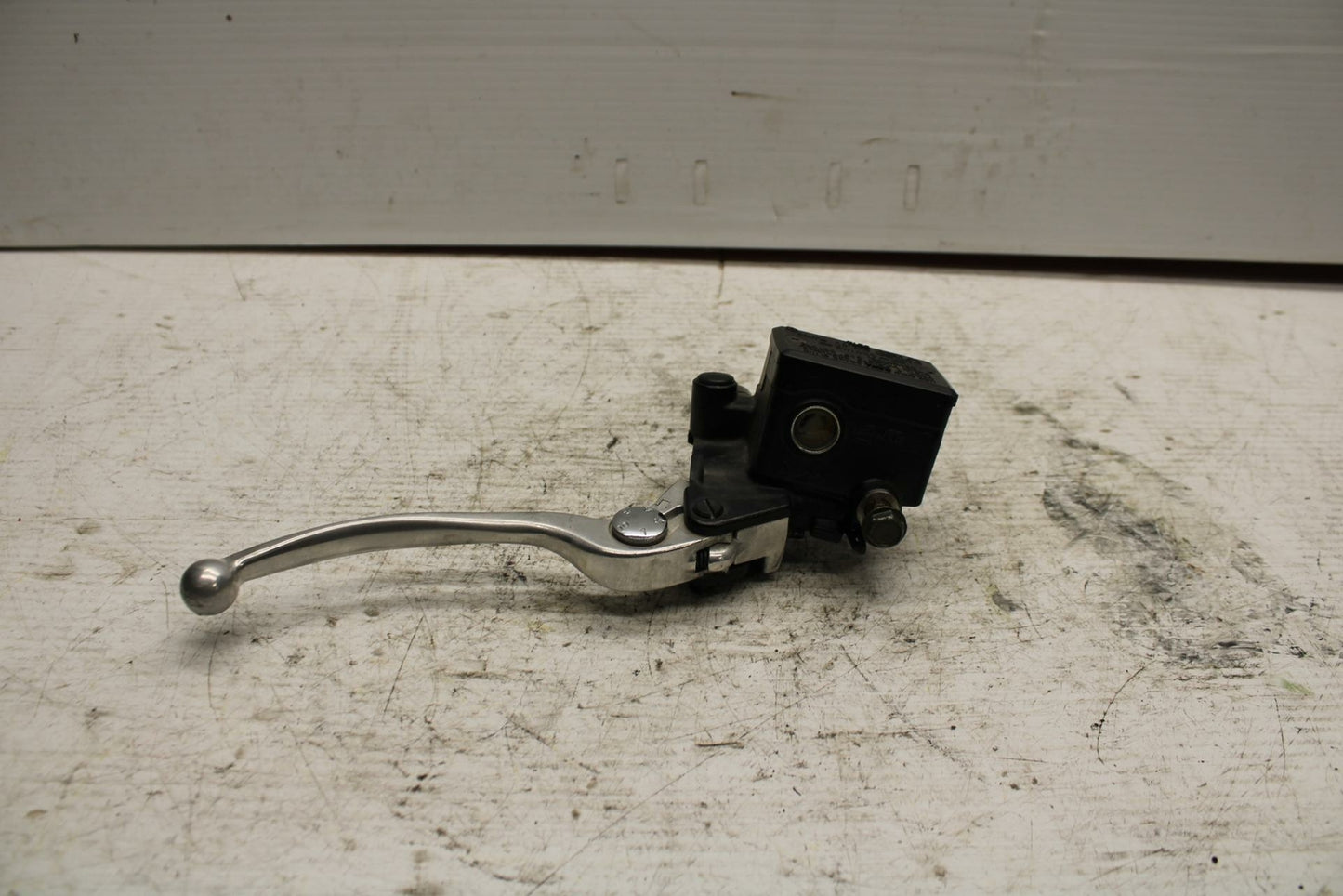 90-07 KAWASAKI ZZR 250 FRONT BRAKE MASTER CYLINDER w/ LEVER BB298