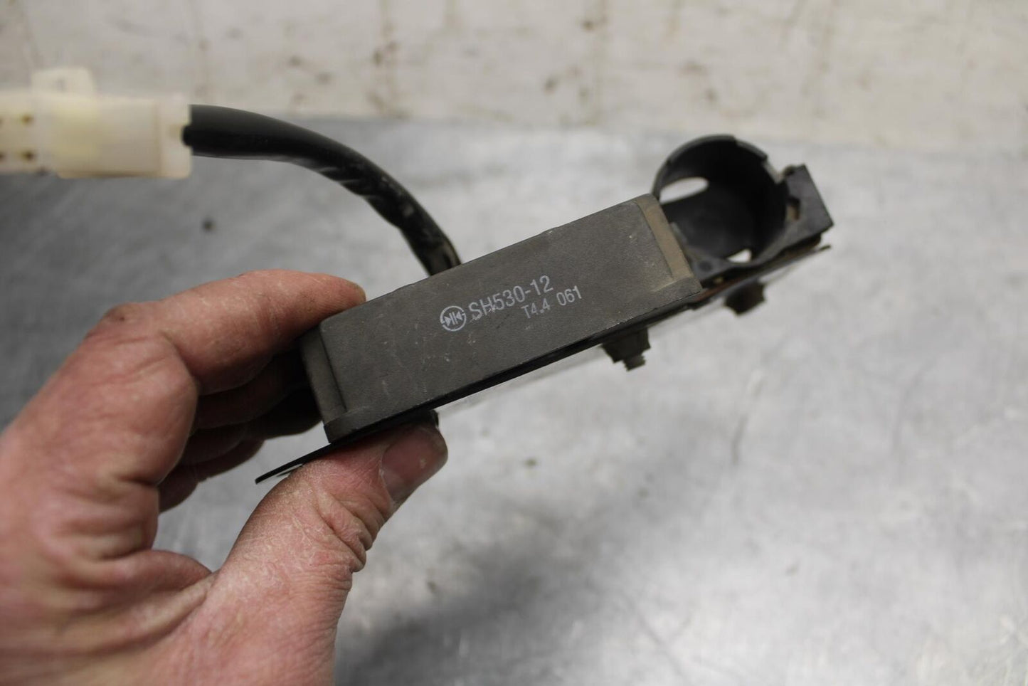 2005 Kawasaki Ninja 500R EX500D RECTIFIER VOLTAGE REGULATOR 11045-1421 BB36