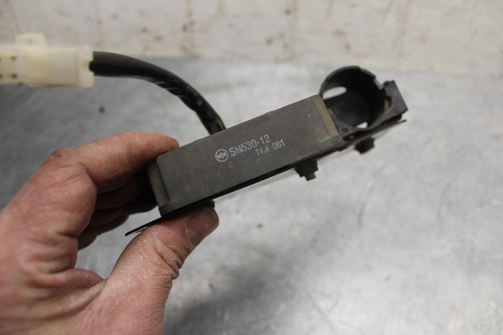 2005 Kawasaki Ninja 500R EX500D RECTIFIER VOLTAGE REGULATOR 11045-1421 BB36