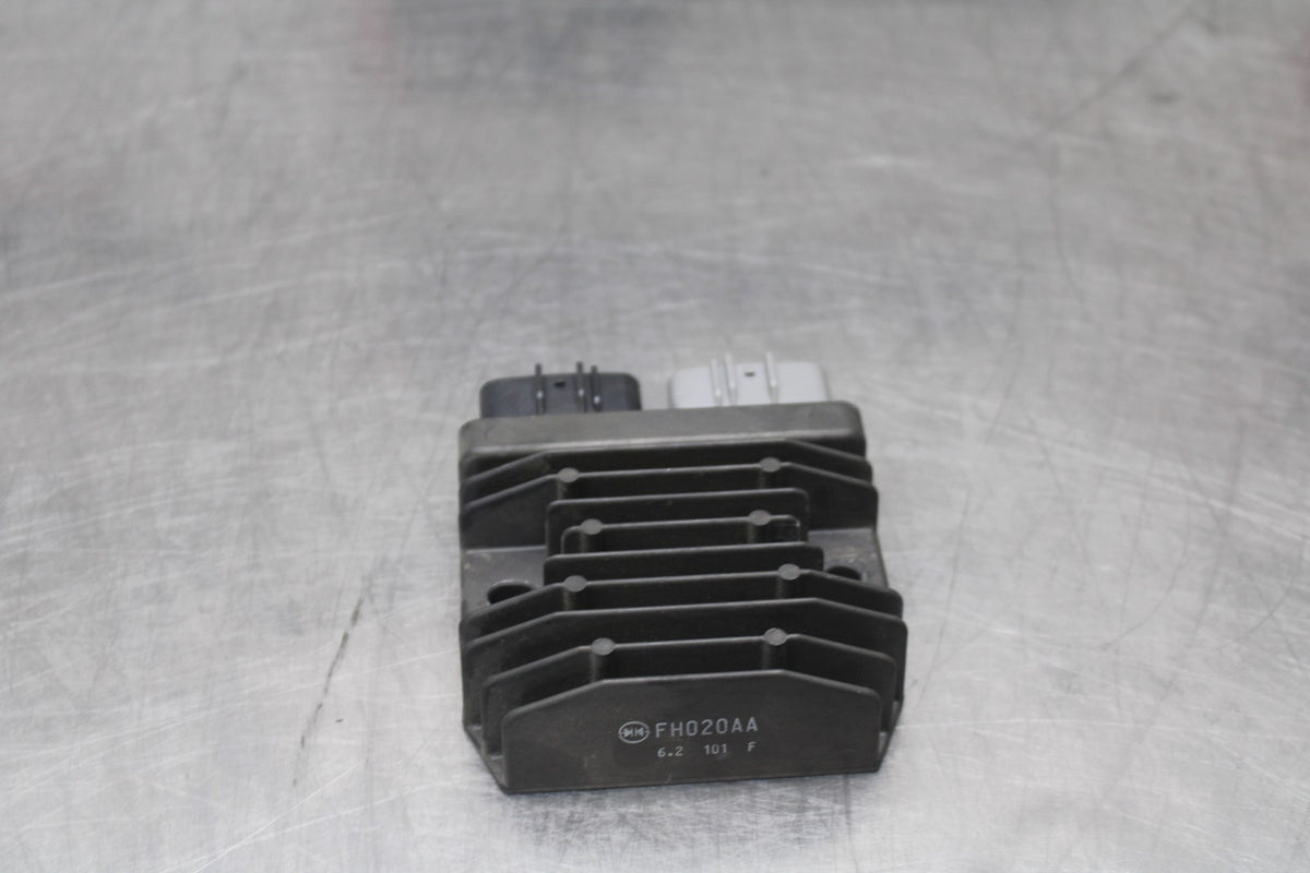 16 DUCATI 959 PANIGALE RECTIFIER VOLTAGE REGULATOR BB912
