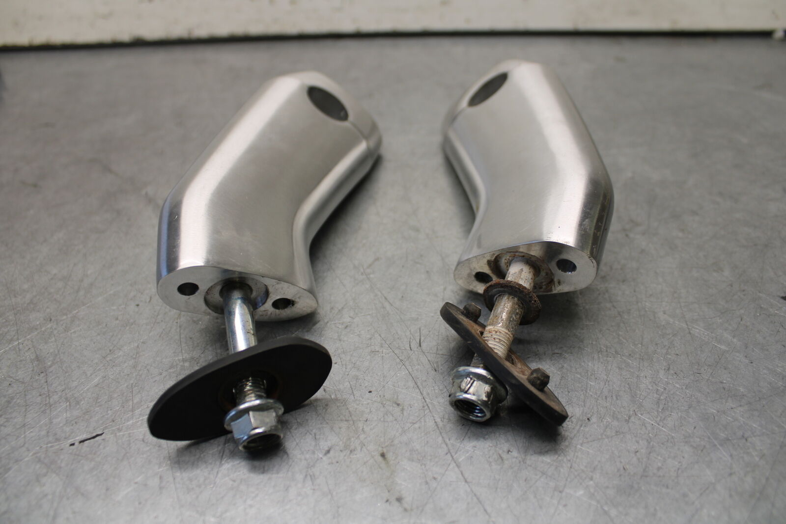 05-06 SUZUKI BOULEVARD M50 HANDLEBAR RISERS BB671