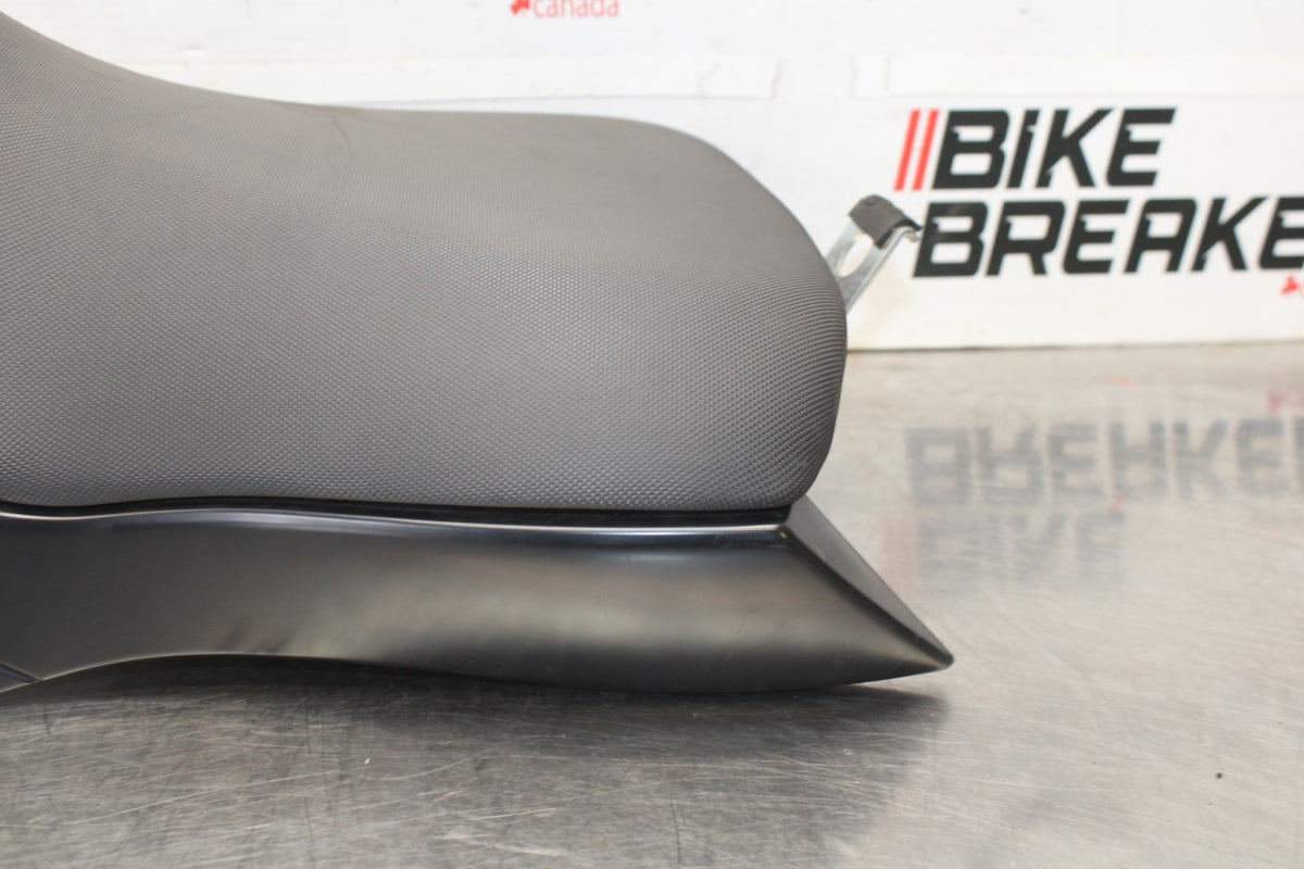 12 KAWASAKI NINJA 650 EX650E FRONT DRIVERS SEAT PAD SADDLE PILLION BB926