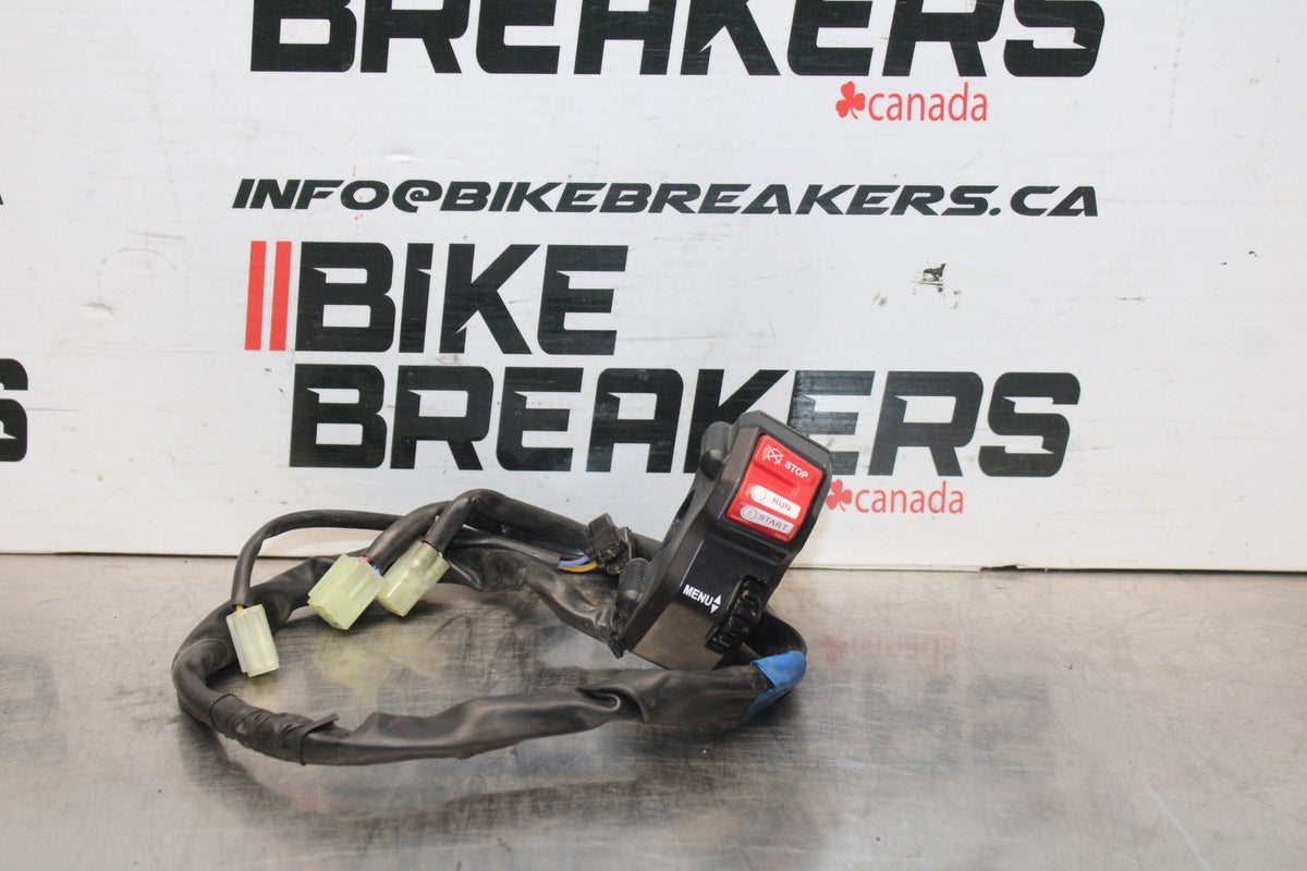 18 YAMAHA YZF R1  RIGHT CLIP ON HANDLE KILL OFF START SWITCH SWITCHES BB838