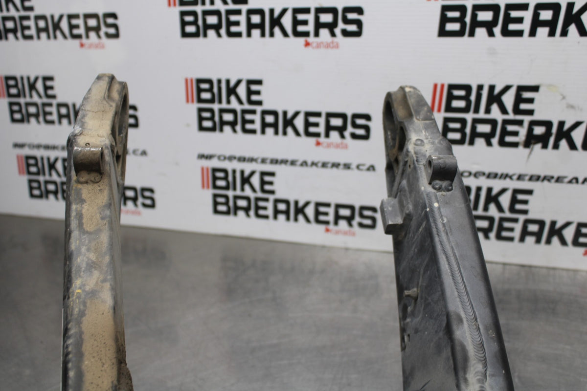 07-08 KAWASAKI NINJA ZX6R REAR SWINGARM BACK SUSPENSION SWING ARM BB855
