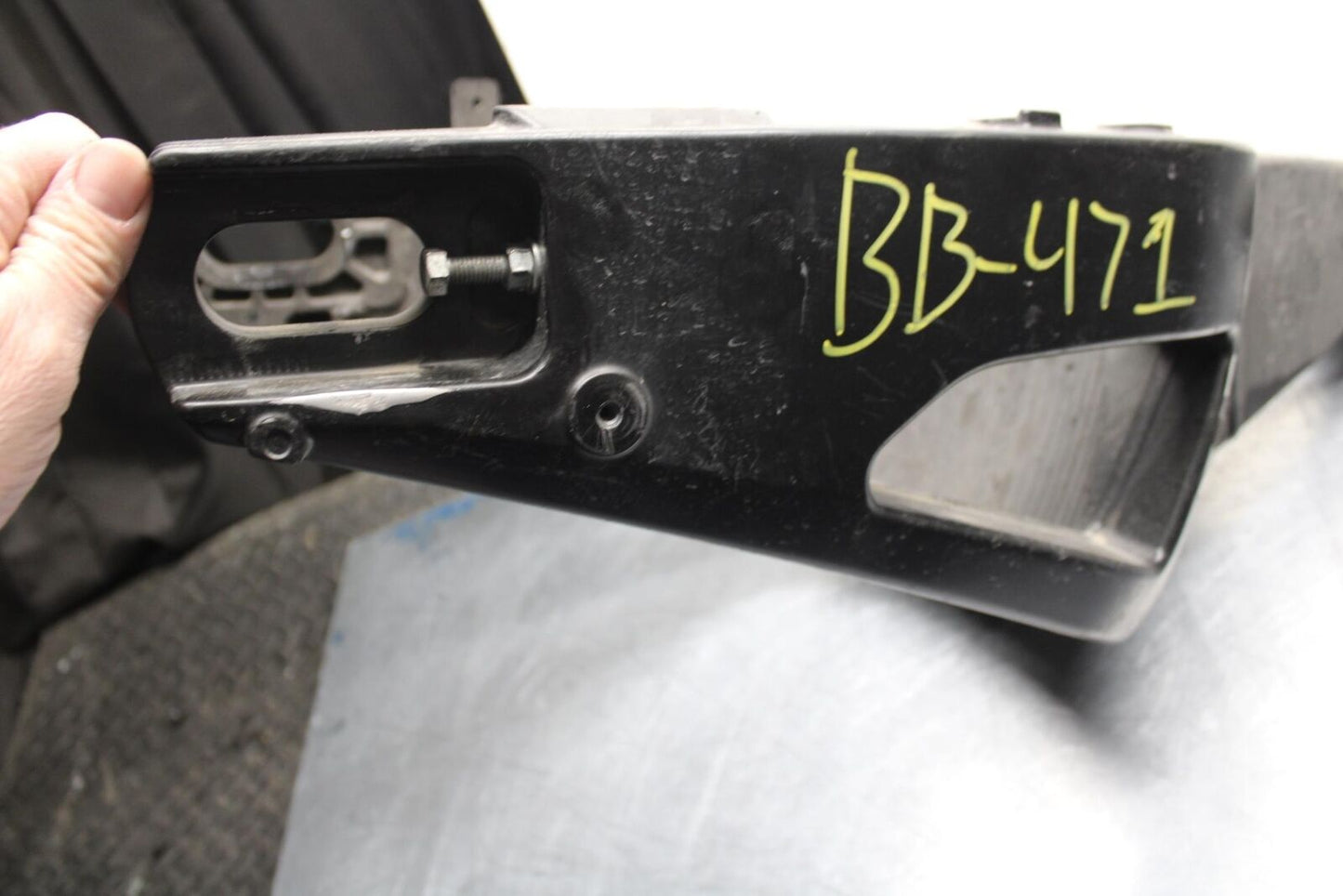 09-14 YAMAHA YZF R1  SWINGARM BACK SUSPENSION SWING ARM 14B-22110-00-P0 BB471