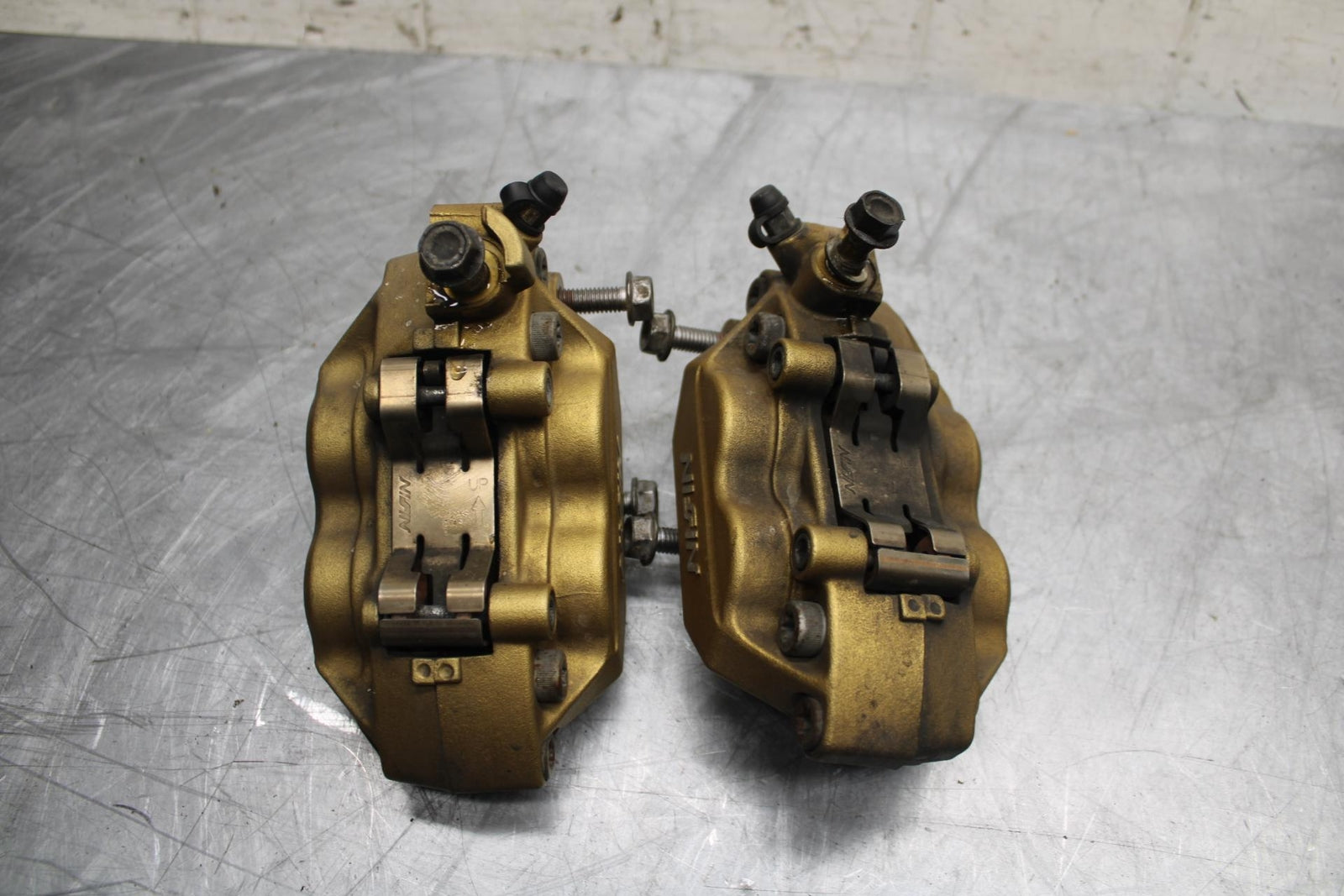 02-03 HONDA CBR900RR 954 RIGHT LEFT FRONT BRAKE CALIPER SET PAIR CALIPERS BB497