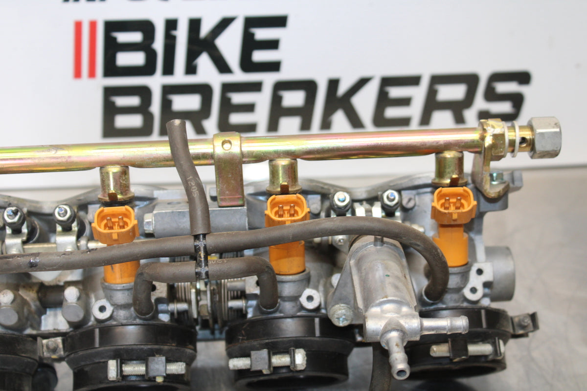 05-06 HONDA CBR600RR MAIN FUEL INJECTORS / THROTTLE BODIES BB159