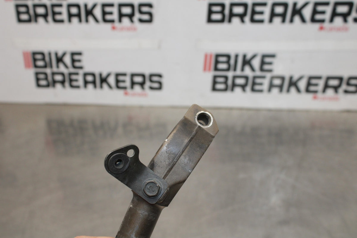 03-04 KAWASAKI NINJA ZX6R OEM RIGHT CLIP ON HANDLEBAR BB397
