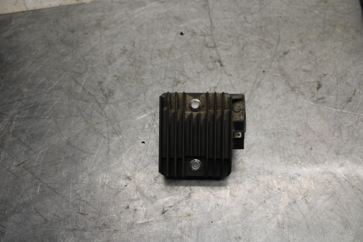 2015 Yamaha YZF R3 RECTIFIER VOLTAGE REGULATOR 1WD-H1960-00-00 BB526