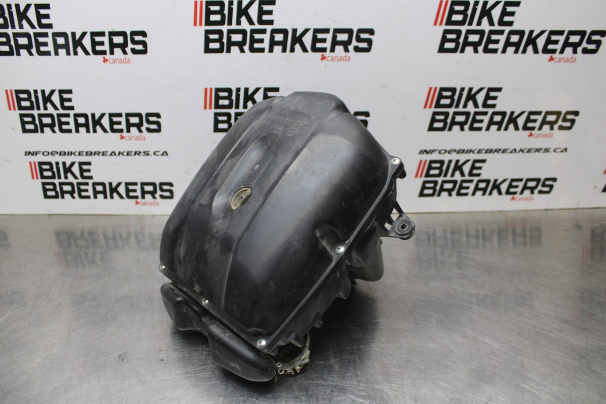 18 YAMAHA SUPER TENERE AIRBOX AIR INTAKE FILTER BOX BB832