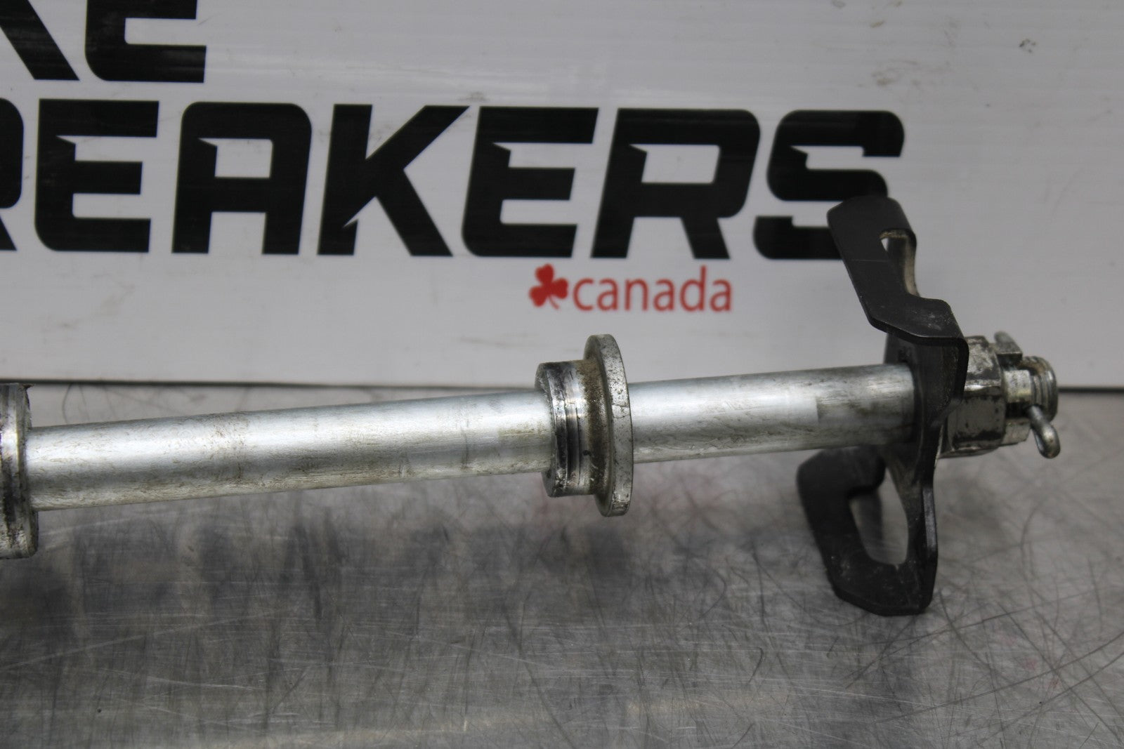 13-17 KAWASAKI NINJA 300 EX300 ABS REAR AXLE BACK WHEEL RIM BOLT AXEL BB187