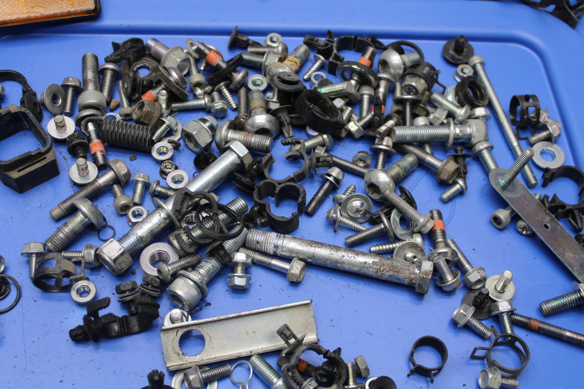 09-15 YAMAHA FZ6R ENGINE MOUNTING BOLTS HARDWARE MOTOR SCREWS BB161