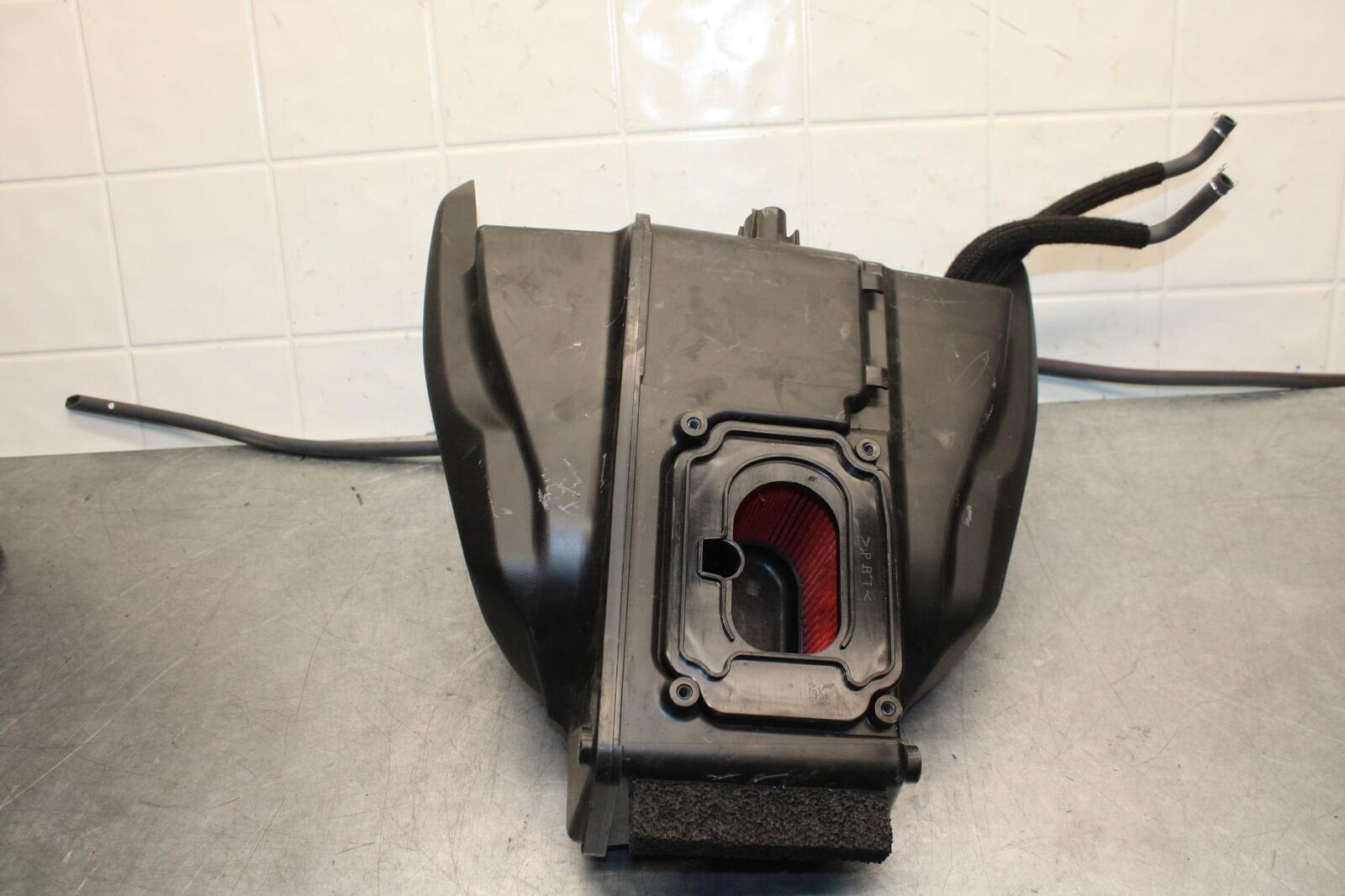 22-23 YAMAHA YZF R7 AIRBOX AIR INTAKE FILTER BOX BB583