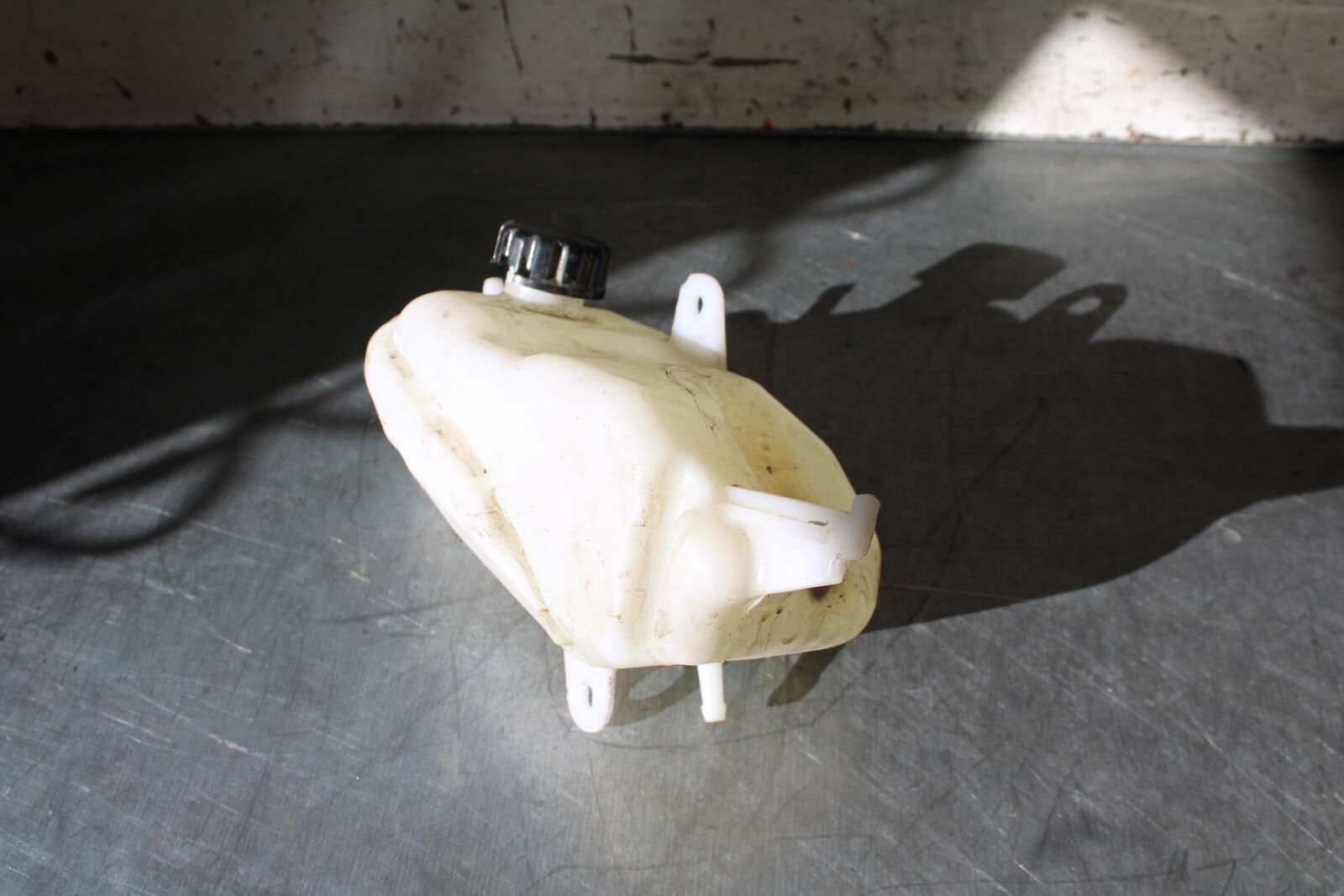 19-22 KAWASAKI Z400 COOLANT WATER TANK RESERVOIR BOTTLE BB708