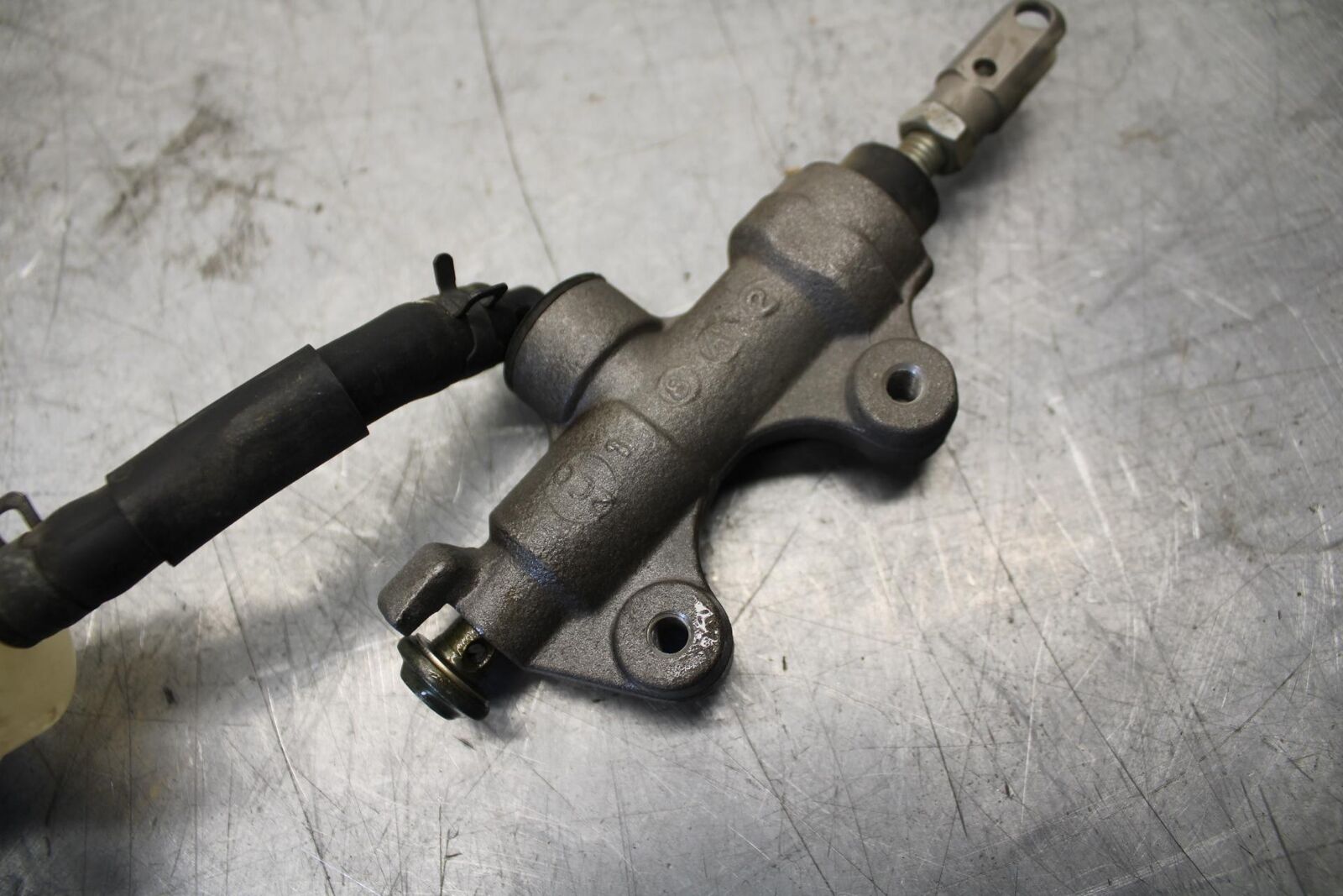2008 Yamaha YZF R6 REAR  BRAKE MASTER CYLINDER W RESERVOIR 2C0-2583V-01-00 BB521