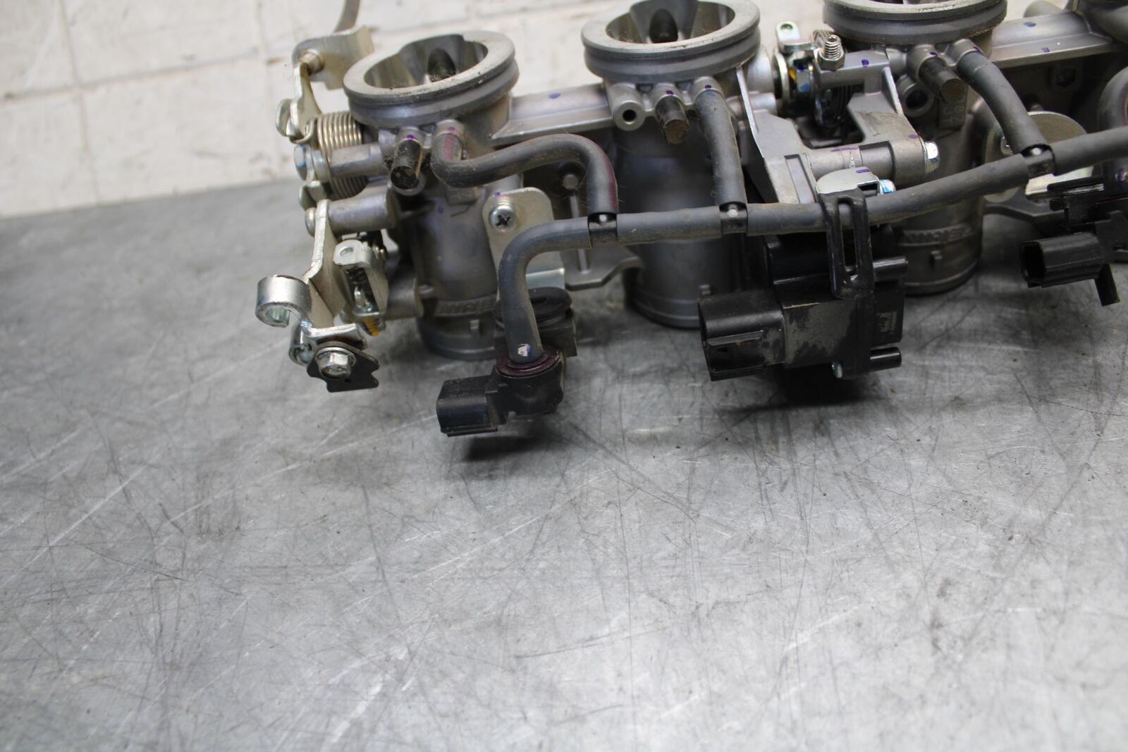 19-20 KAWASAKI NINJA ZX6R ZX636 MAIN FUEL INJECTORS / THROTTLE BODIES BB528