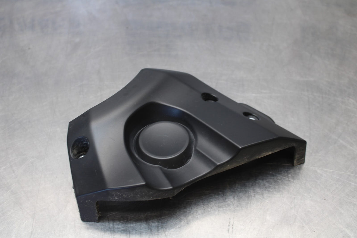 22-25 YAMAHA YZF R7 ENGINE SPROCKET COVER BB182