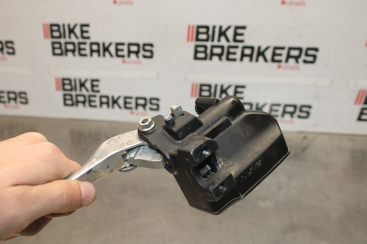 25 KAWASAKI Z900 FRONT BRAKE MASTER CYLINDER w/ LEVER BB928