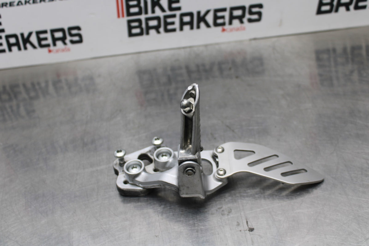 08-10 SUZUKI GSXR 600 LEFT REARSET REAR SET DRIVER FOOT PEG REST STOP BB765