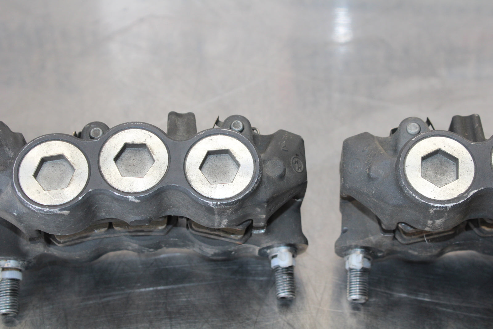 07-08 YAMAHA YZF R1 RIGHT LEFT FRONT BRAKE CALIPER SET PAIR CALIPERS BB160