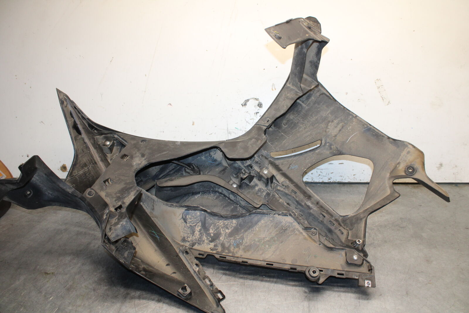 19-24 YAMAHA R3 LEFT LOWER MID UPPER SIDE FAIRING COWL BB736