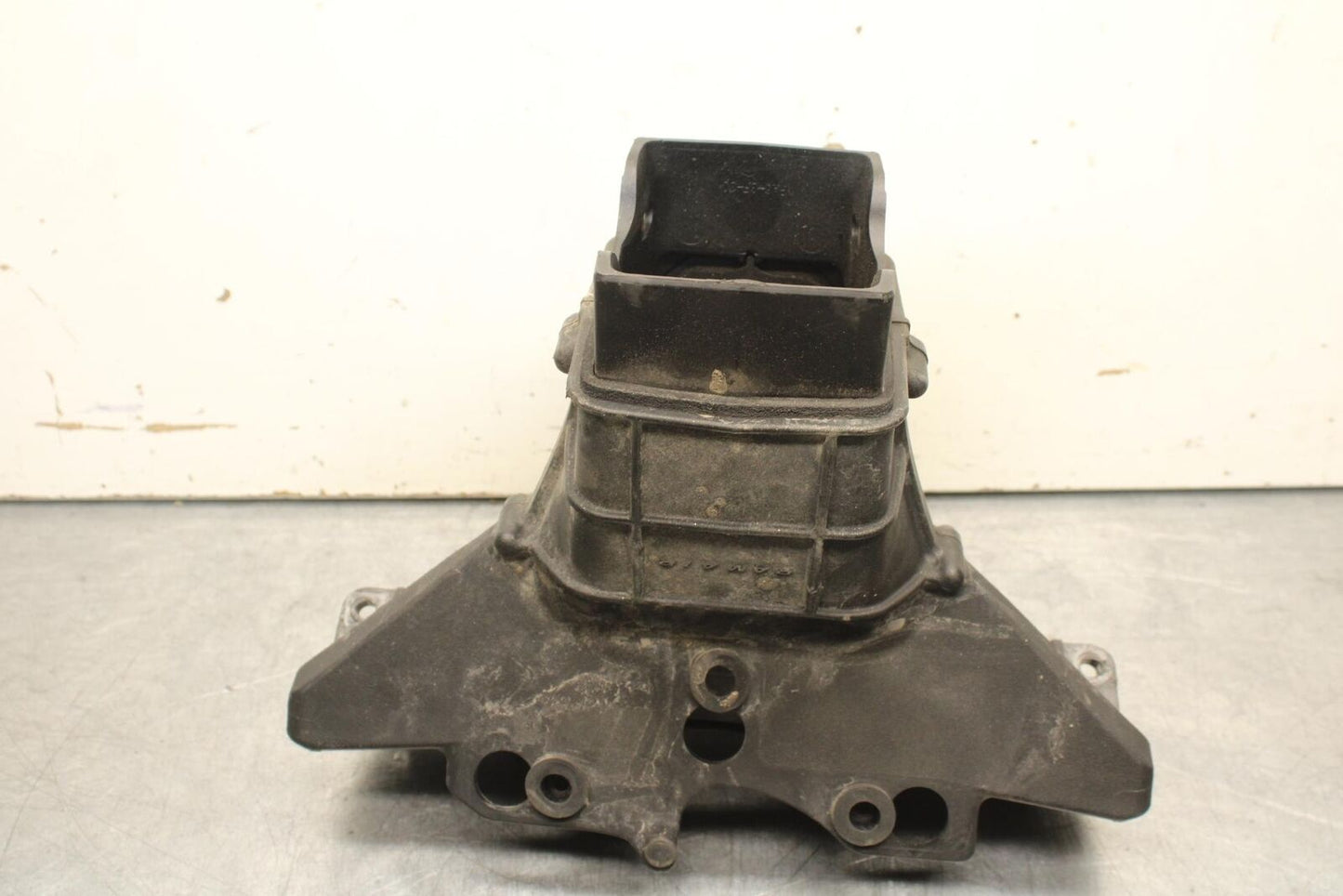 09-12 KAWASAKI NINJA ZX6R ZX600R RAM AIR INTAKE TUBE DUCT BB617