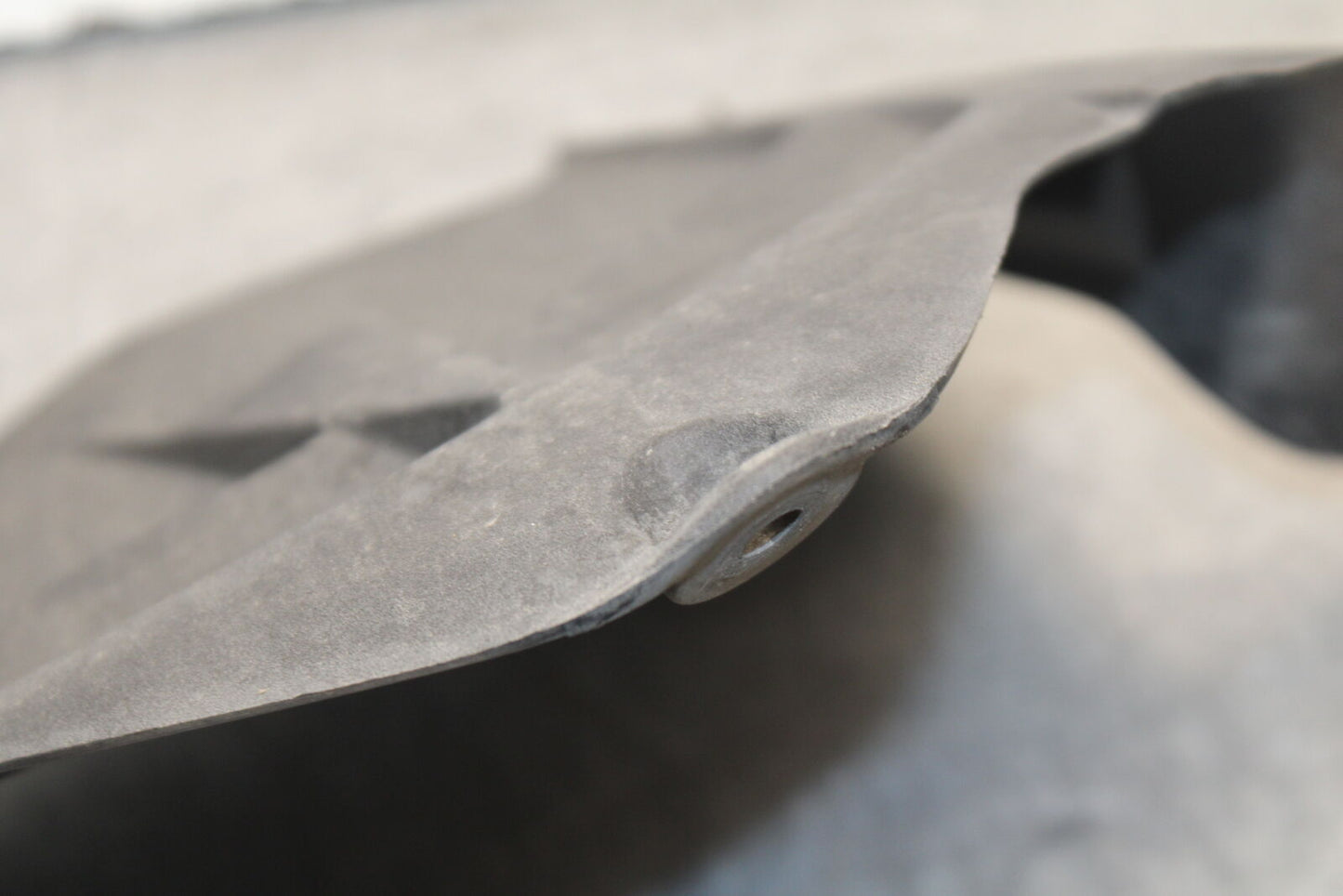 09-12 KAWASAKI NINJA ZX6R ZX600R REAR BACK WHEEL TIRE HUGGER 35023-0171 BB656