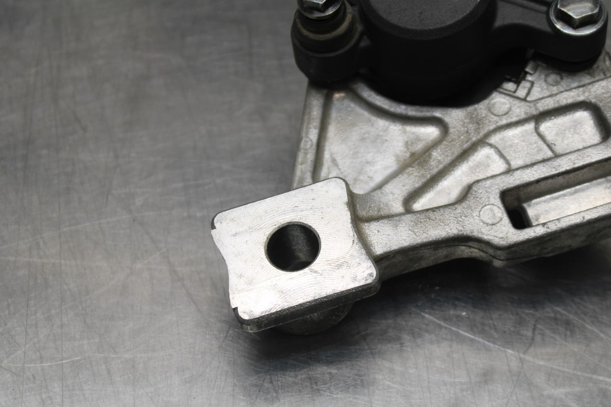 15 SUZUKI GW250F REAR BACK BRAKE CALIPER W MOUNT BRACKET BB789