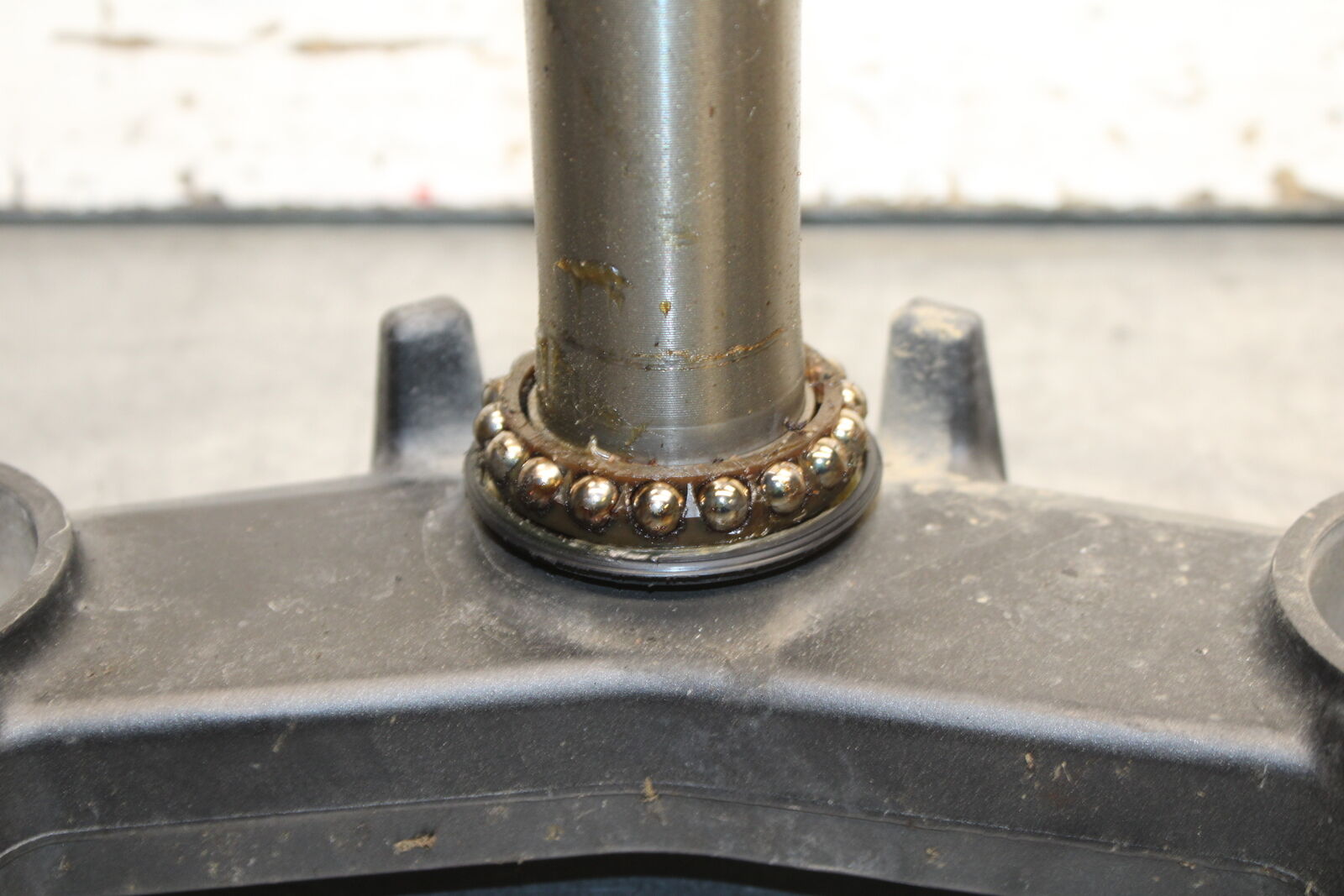 12-13 KAWASAKI Z1000 FRONT FORKS CLAMP LOWER TRIPLE TREE STEM BB743