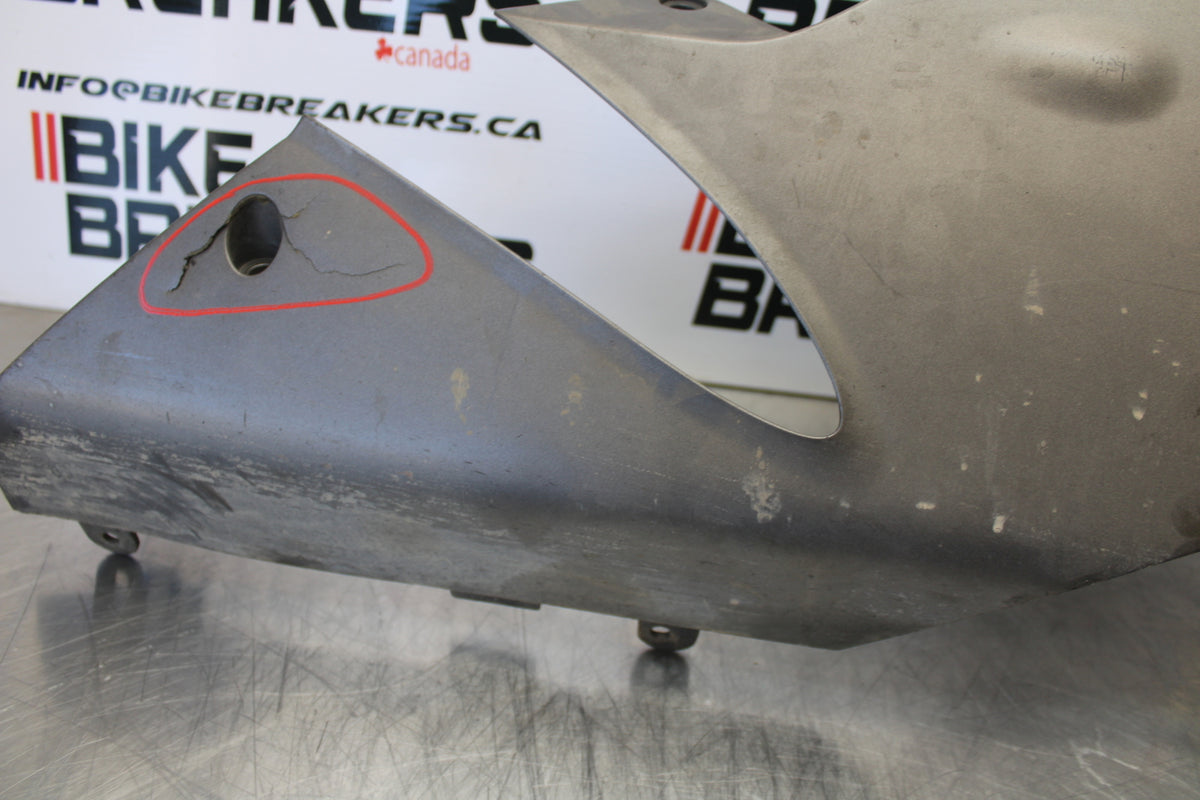 04-05 KAWASAKI NINJA ZX10R RIGHT LOWER BOTTOM BELLY SIDE FAIRING COWL  BB163