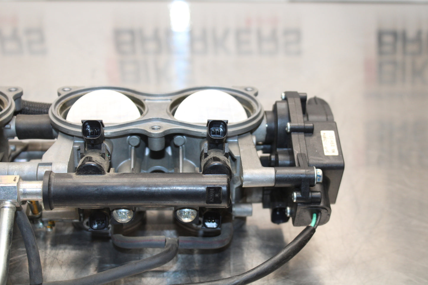 11 SUZUKI GSXR1000 MAIN FUEL INJECTORS / THROTTLE BODIES BB142