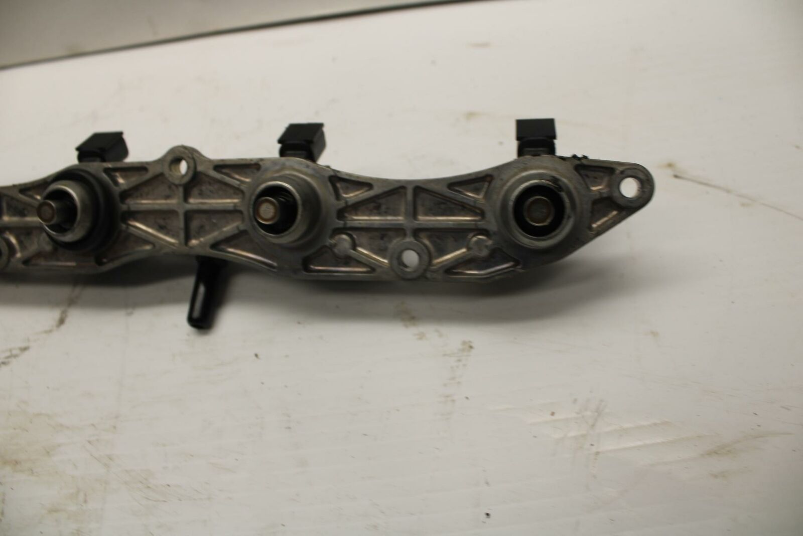 09-12 KAWASAKI NINJA ZX6R SECONDARY FUEL INJECTORS TOP AIRBOX GAS RAIL BB272