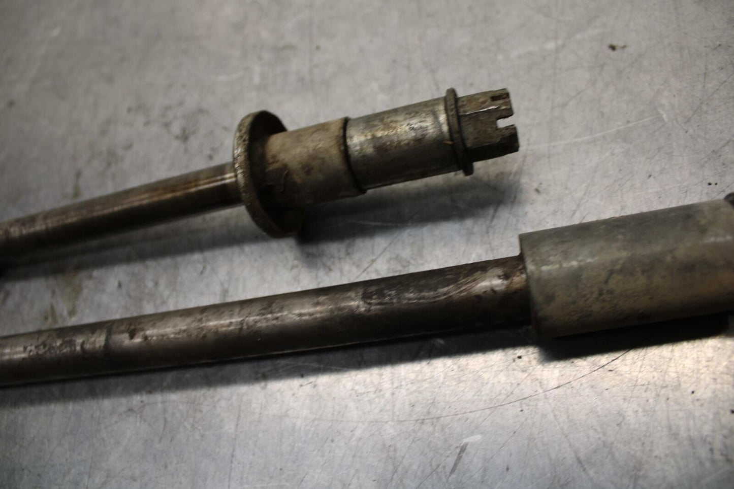75 SUZUKI GT 550 FRONT REAR WHEEL RIM AXLE PIVOT BOLT BB72