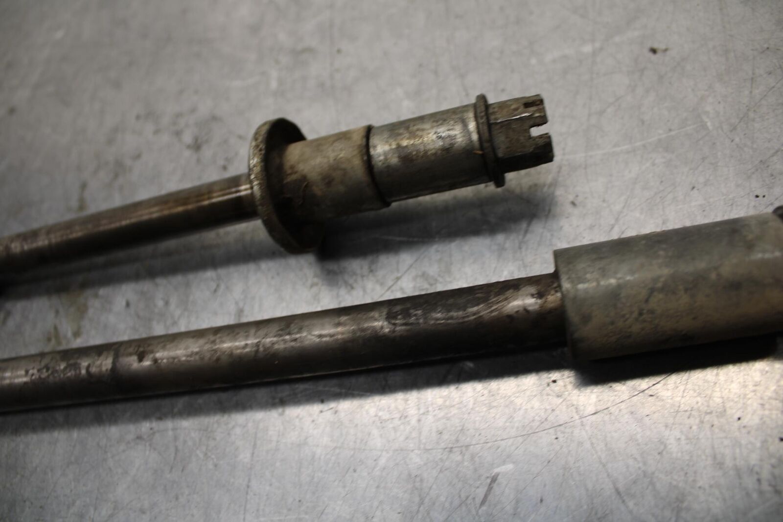 75 SUZUKI GT 550 FRONT REAR WHEEL RIM AXLE PIVOT BOLT BB72