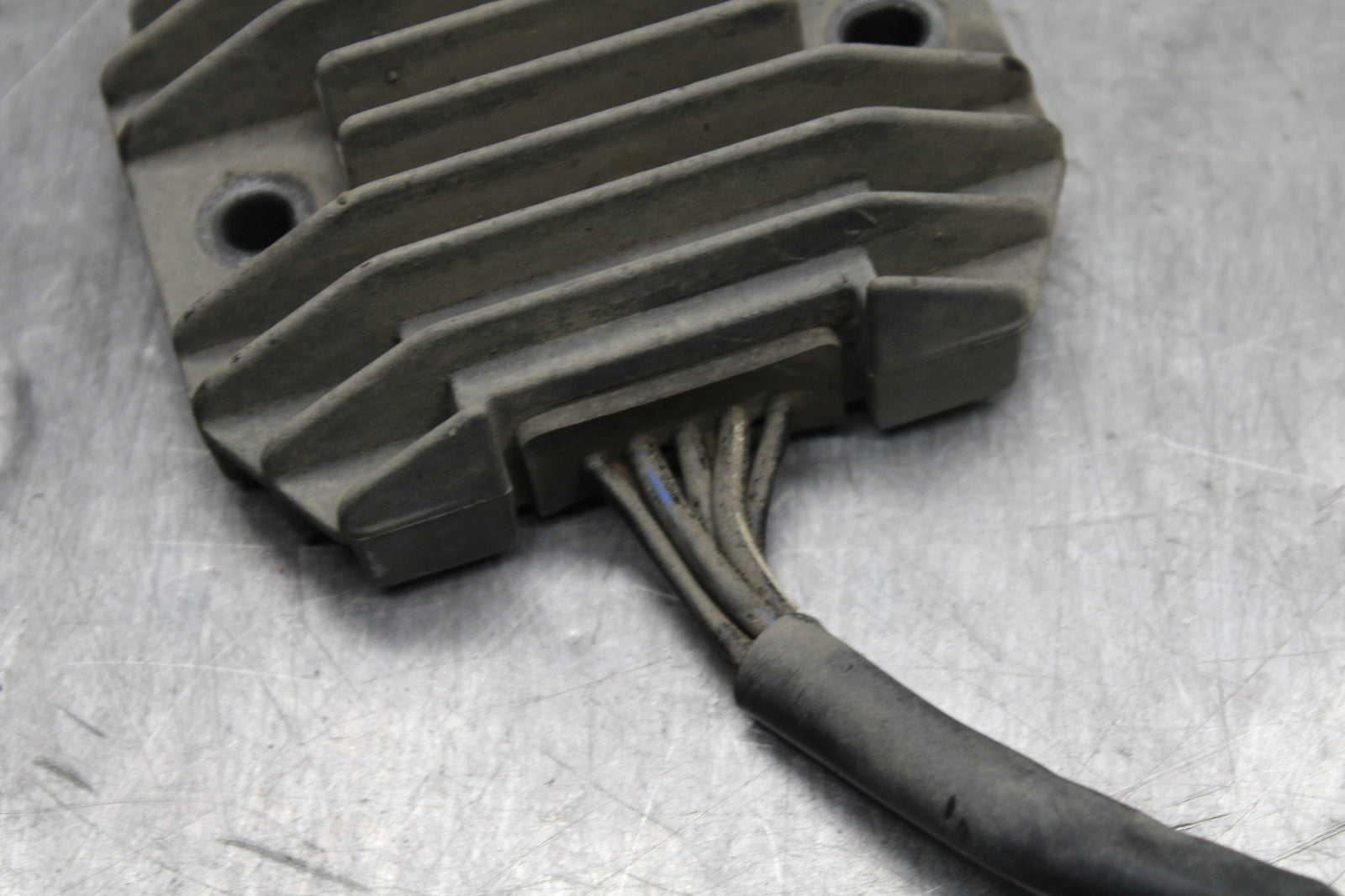 00-02 KAWASAKI NINJA ZX6R RECTIFIER VOLTAGE REGULATOR BB750