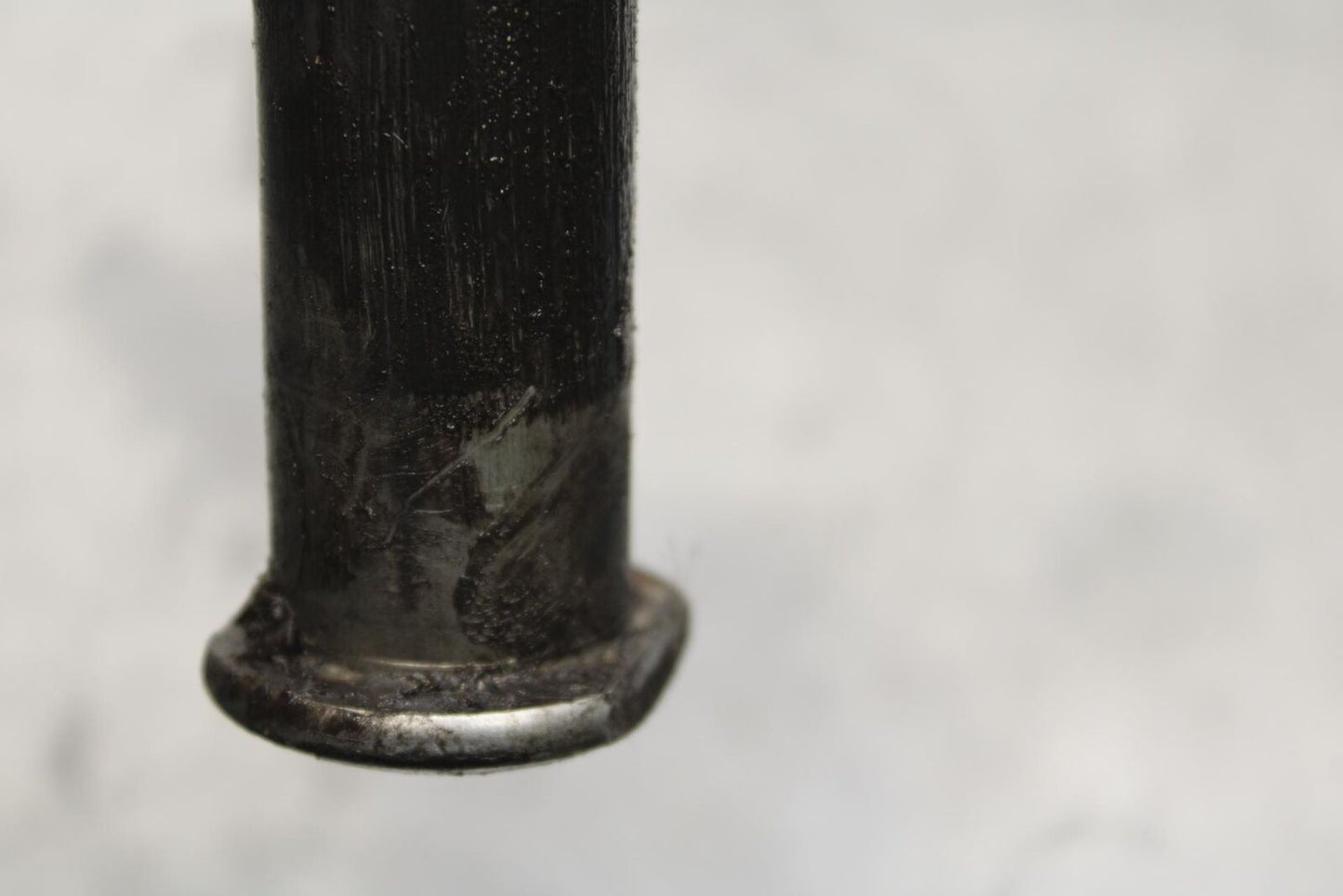 2007 Yamaha YZF R6 REAR AXLE BACK WHEEL RIM PIVOT BOLT 2C0-25381-10-00 BB590