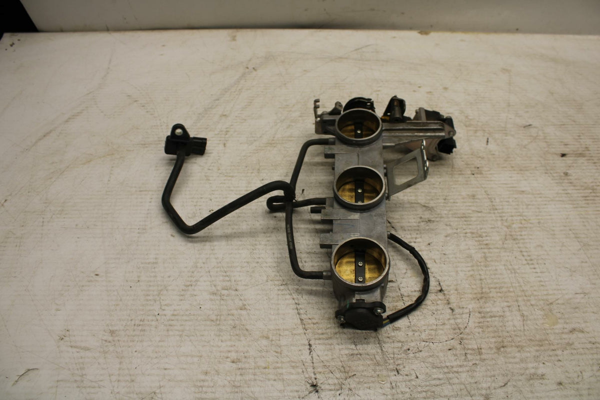 08-11 TRIUMPH SPEED TRIPLE MAIN FUEL INJECTORS / THROTTLE BODIES BB366