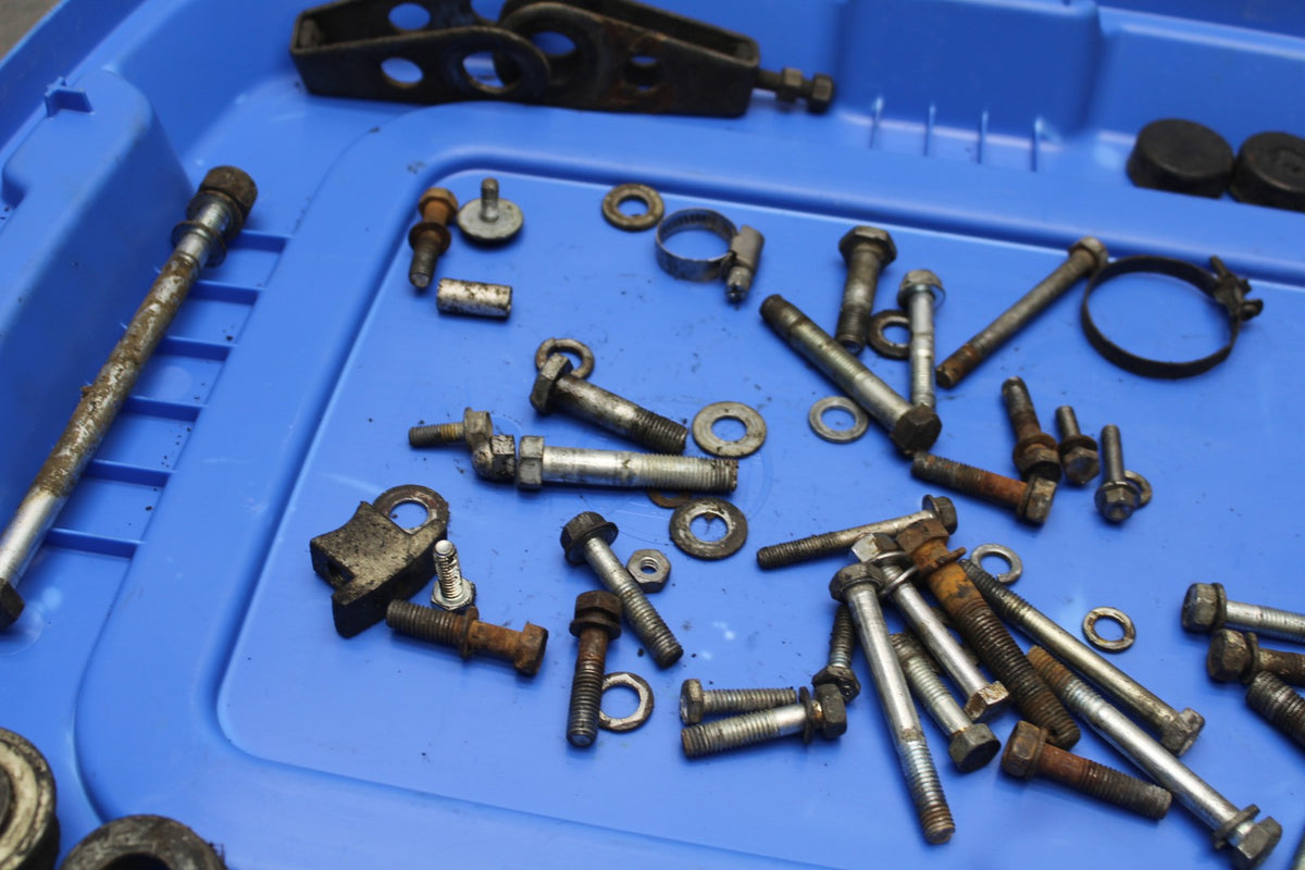 77-79 SUZUKI GS1000 MOUNTING BOLTS HARDWARE MOTOR SCREWS BB807