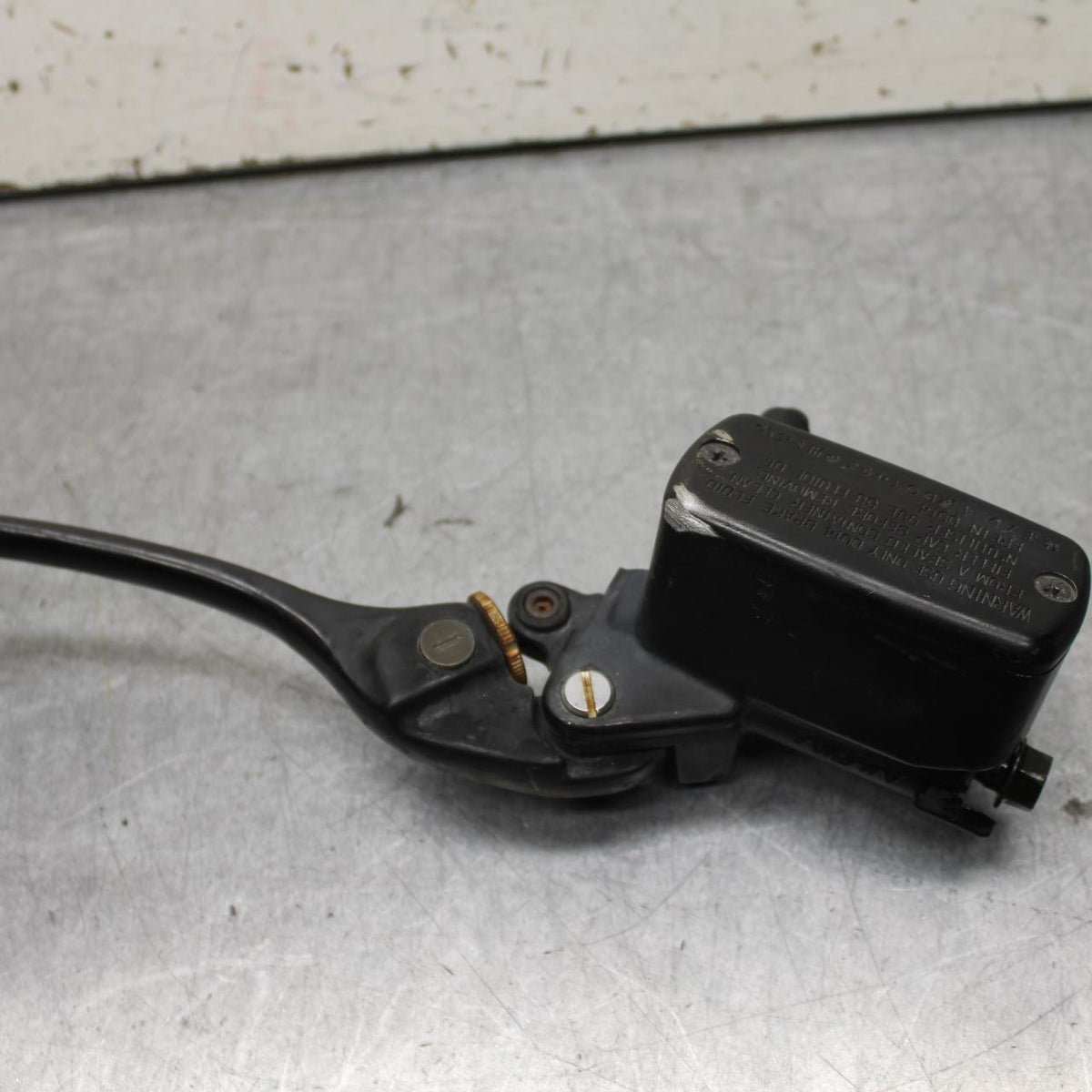01-06 HONDA CBR600F4I FRONT BRAKE MASTER CYLINDER w/ LEVER 45510-MBW-016 BB644