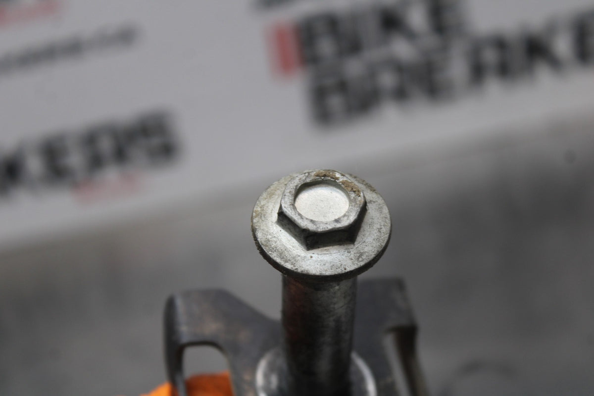 96 KAWASAKI NINJA 500 EX500A REAR AXLE BACK WHEEL RIM PIVOT BOLT AXEL BB768